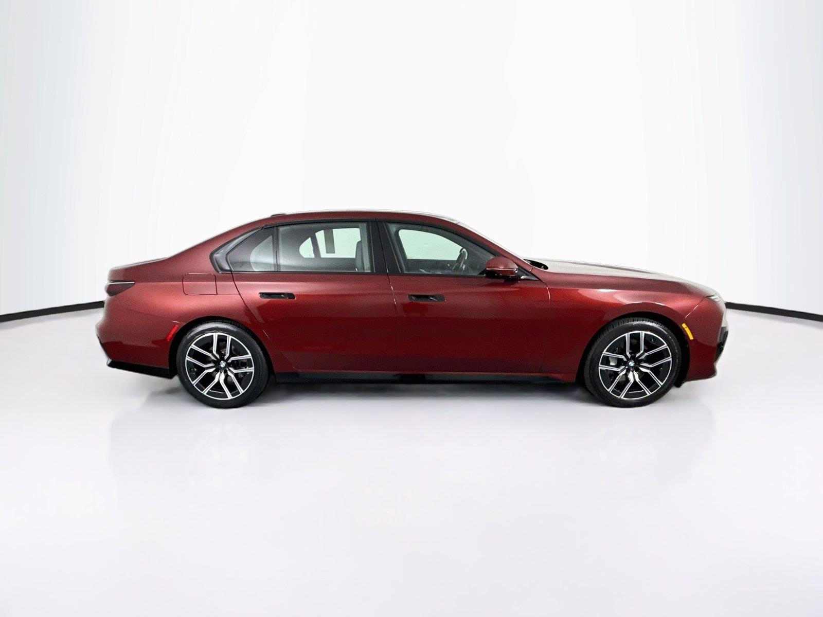 2025 BMW 7 Series 740i photo 10