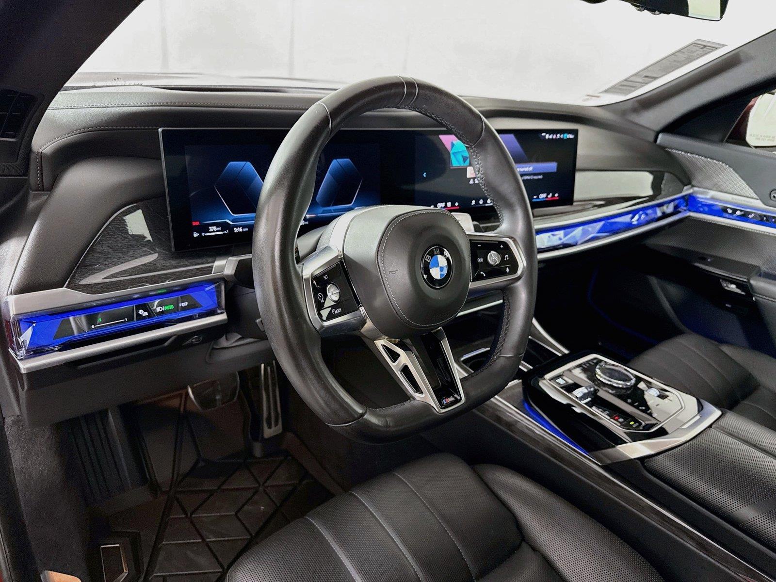 2025 BMW 7 Series 740i photo 3