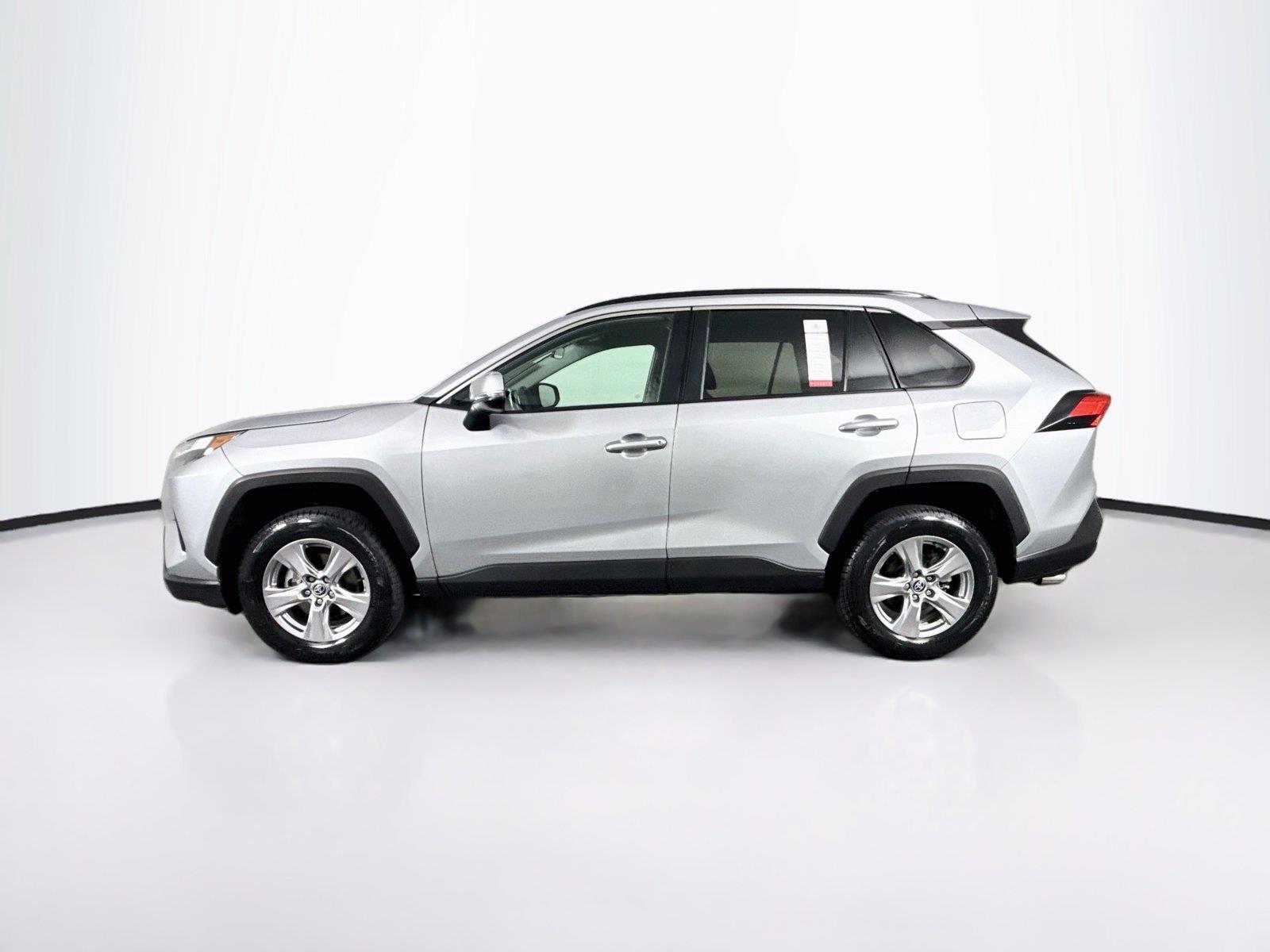 2024 Toyota RAV4 XLE photo 12