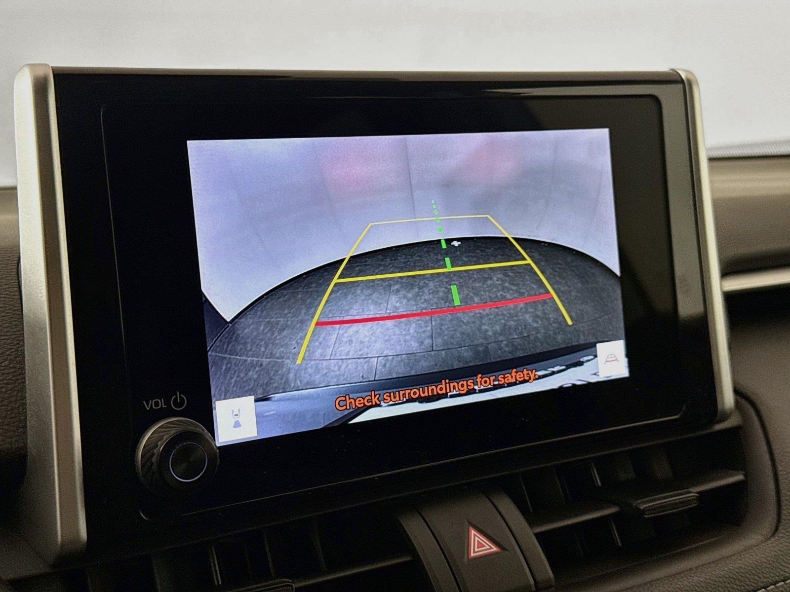 2024 Toyota RAV4 XLE photo 22