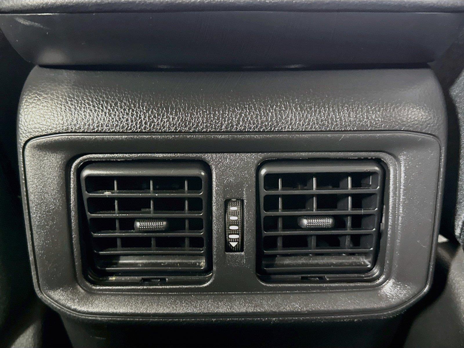 2024 Toyota RAV4 XLE photo 33