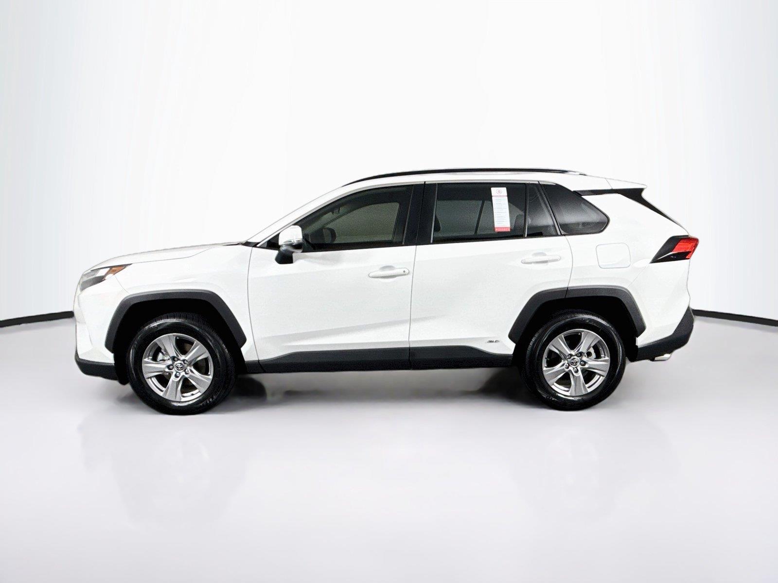 2025 Toyota RAV4 Hybrid XLE photo 12