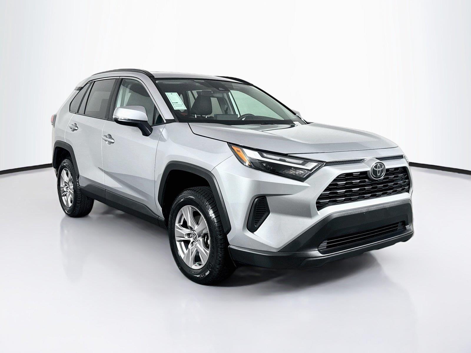 2024 Toyota RAV4 XLE photo 8