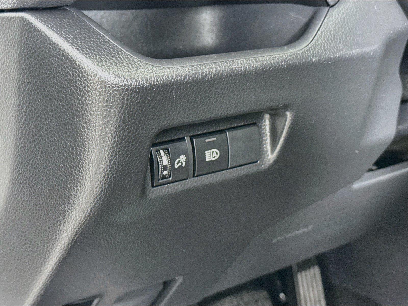2025 Toyota RAV4 Hybrid XLE photo 14