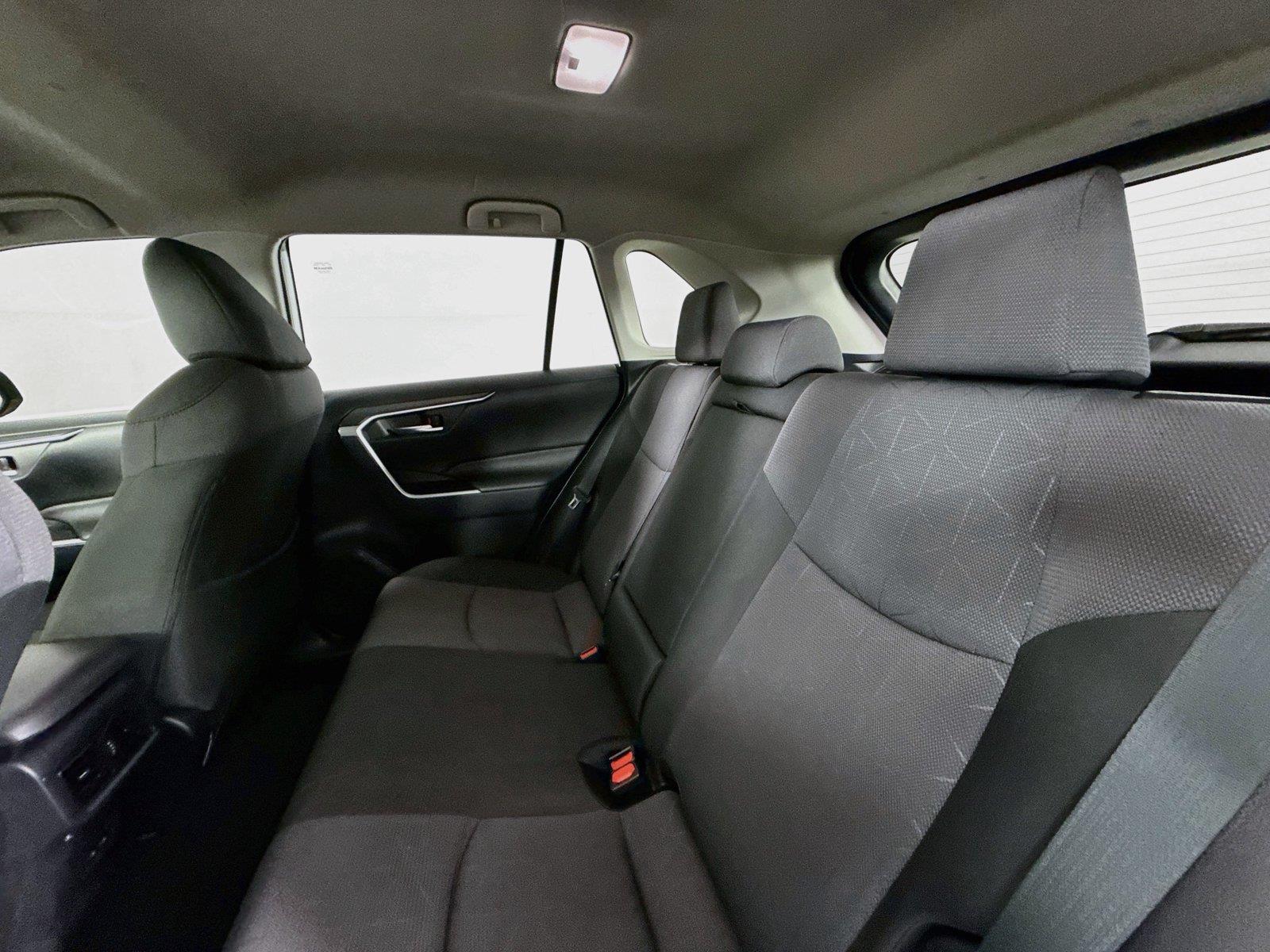 2025 Toyota RAV4 Hybrid XLE photo 27