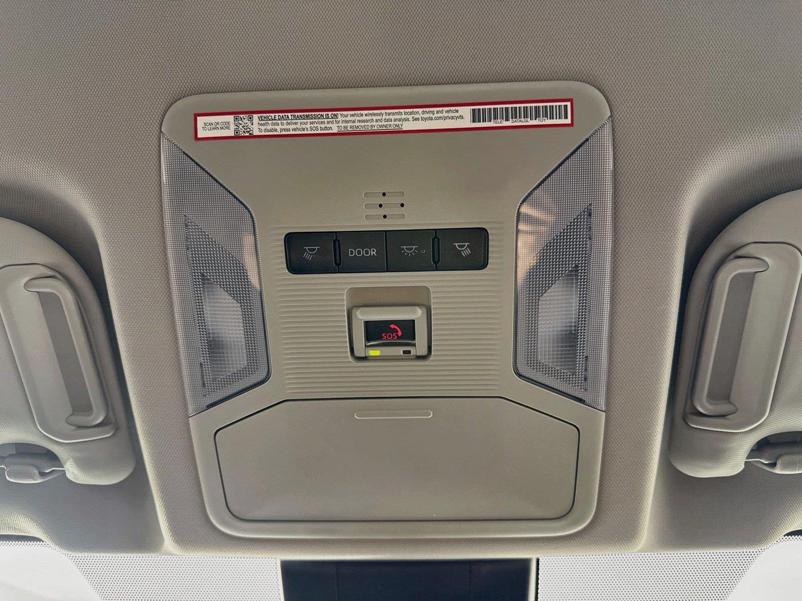2025 Toyota RAV4 Hybrid XLE photo 5