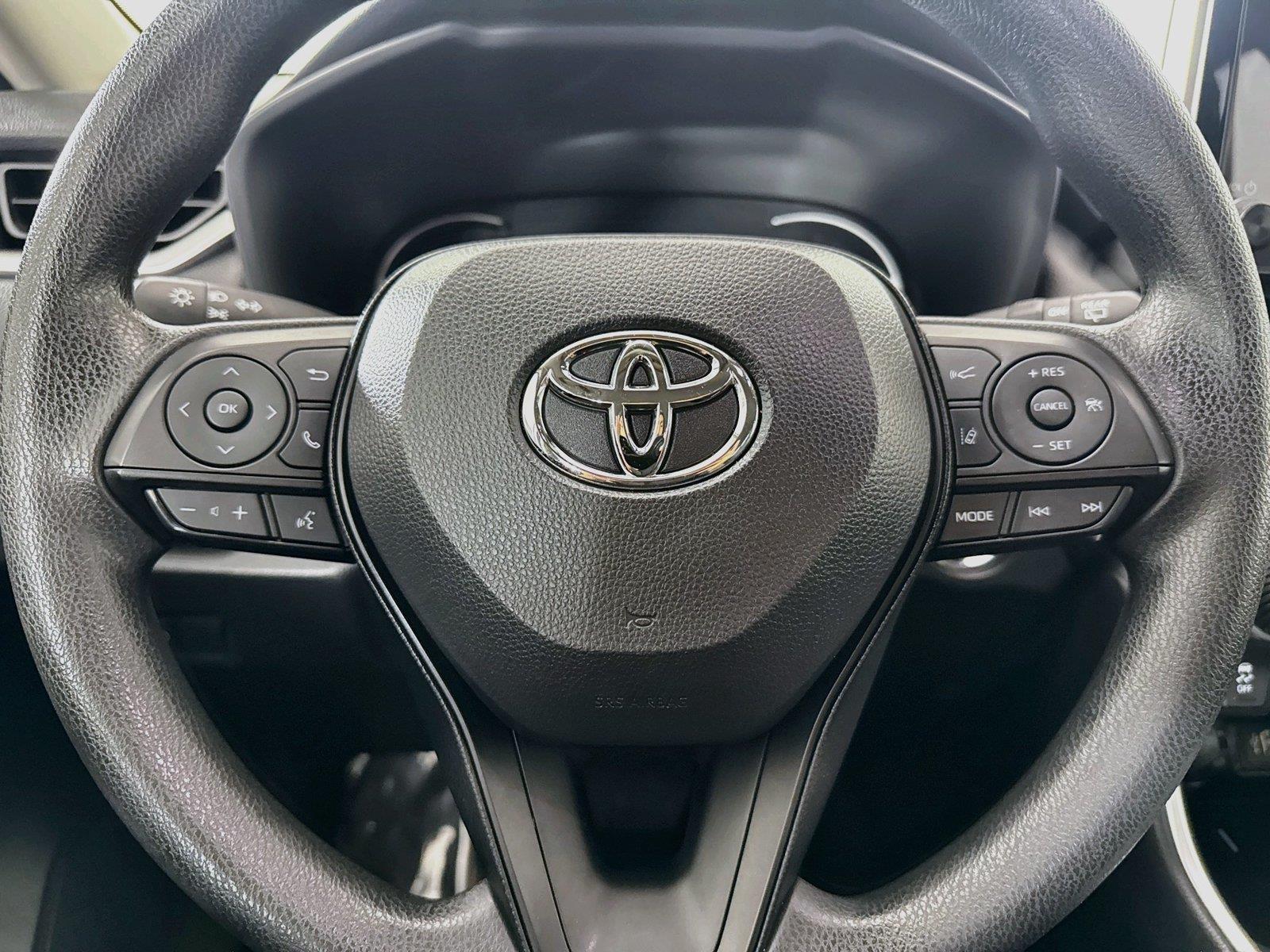 2025 Toyota RAV4 Hybrid XLE photo 15