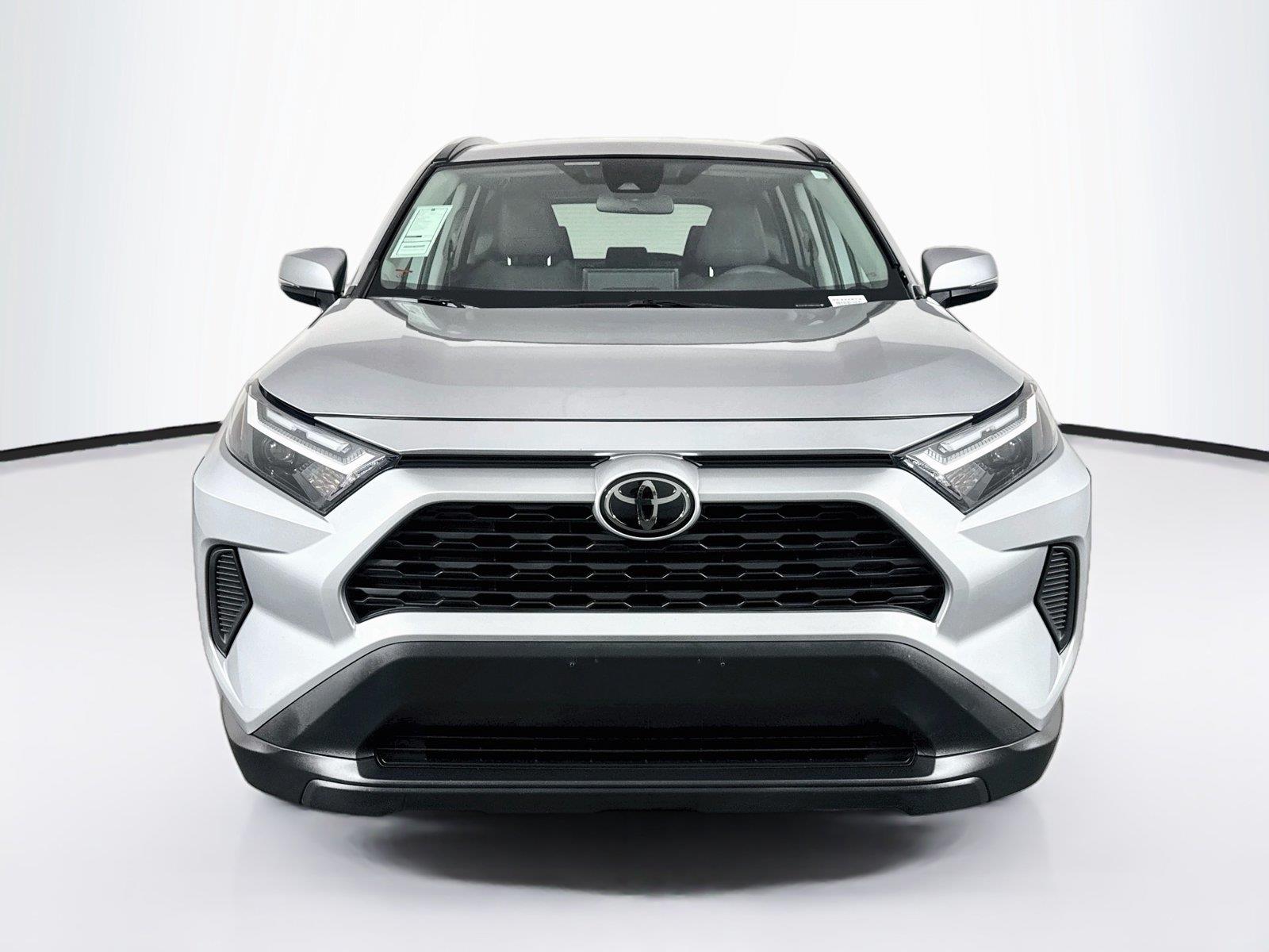 2024 Toyota RAV4 XLE photo 7
