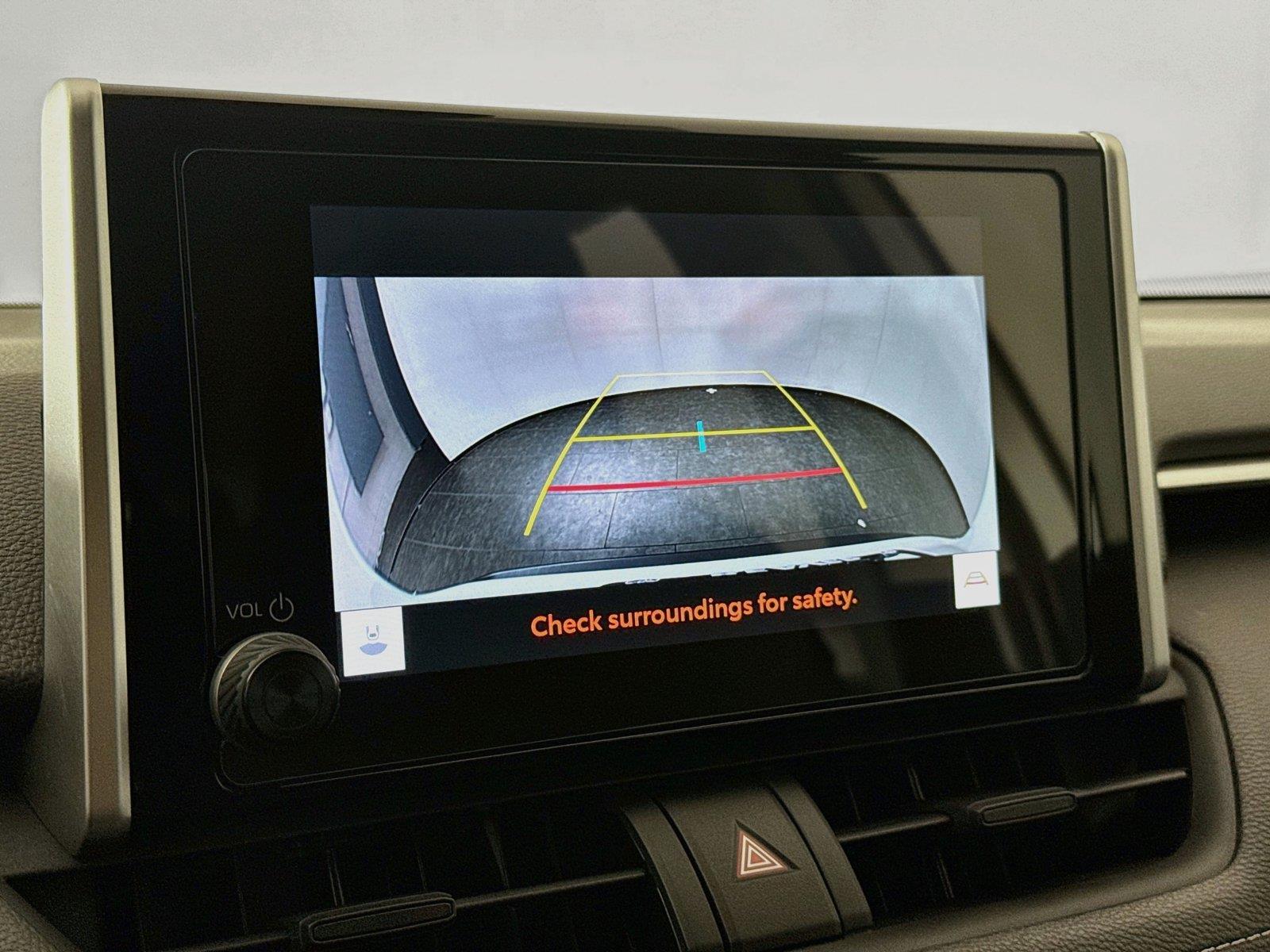 2025 Toyota RAV4 Hybrid XLE photo 22