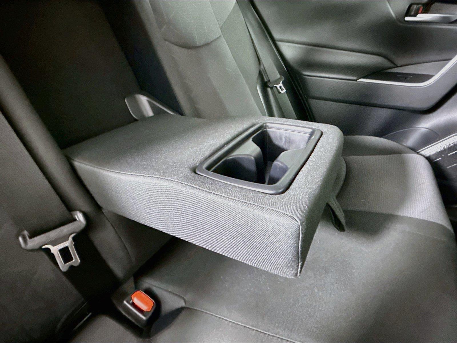 2025 Toyota RAV4 Hybrid XLE photo 37