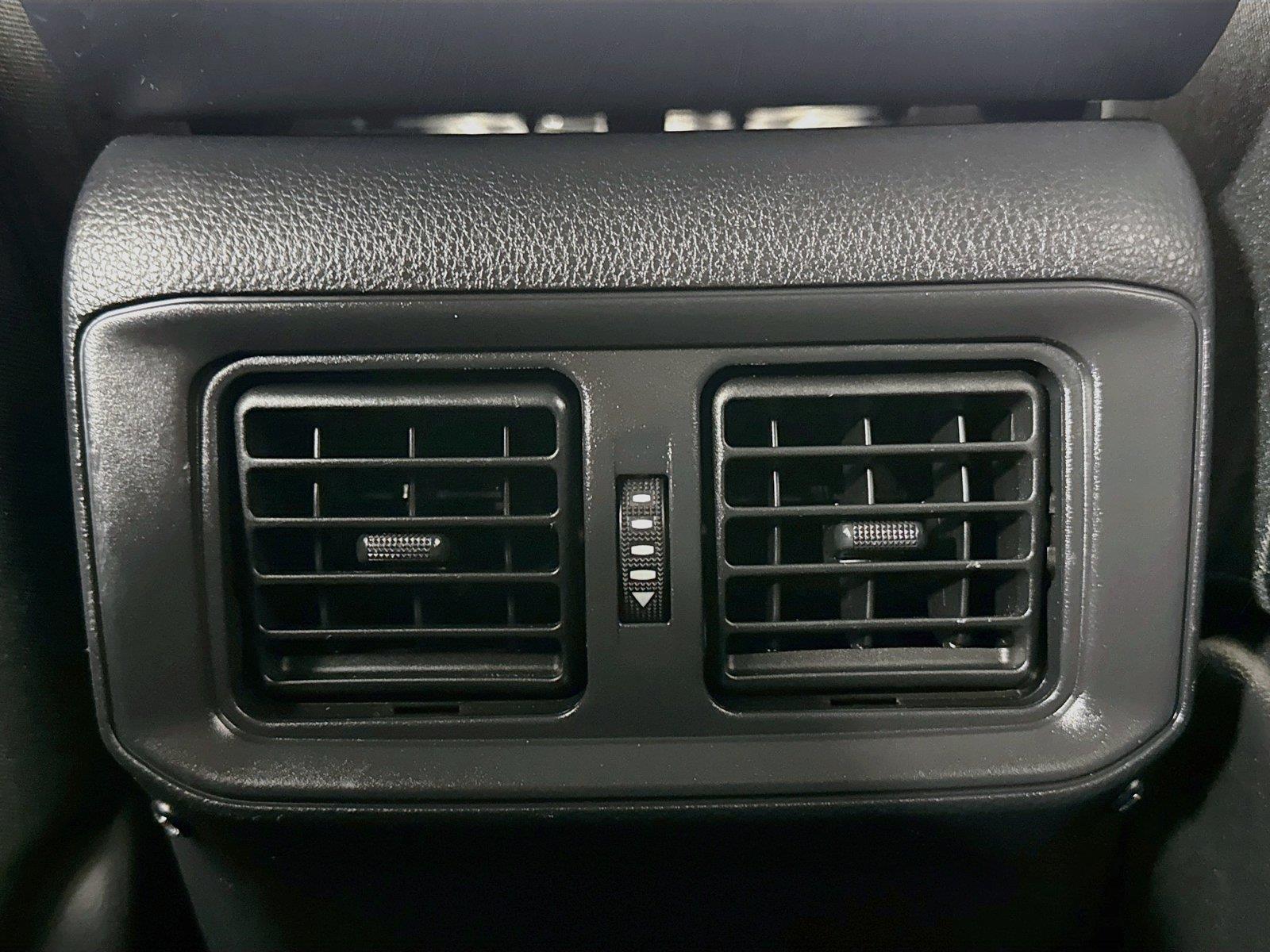 2025 Toyota RAV4 Hybrid XLE photo 33