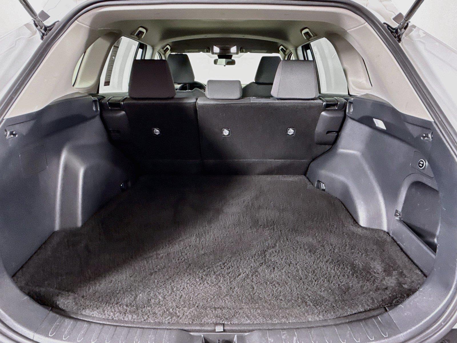 2025 Toyota RAV4 Hybrid XLE photo 35