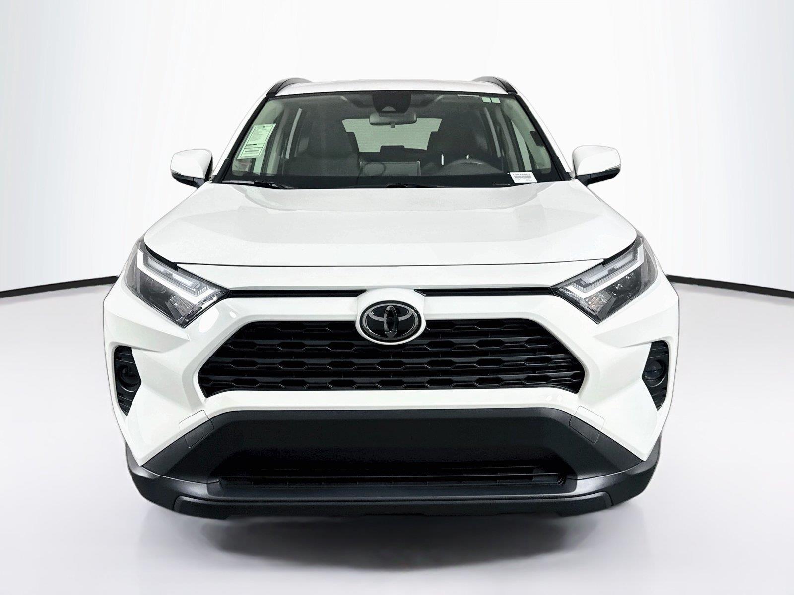 2025 Toyota RAV4 Hybrid XLE photo 7