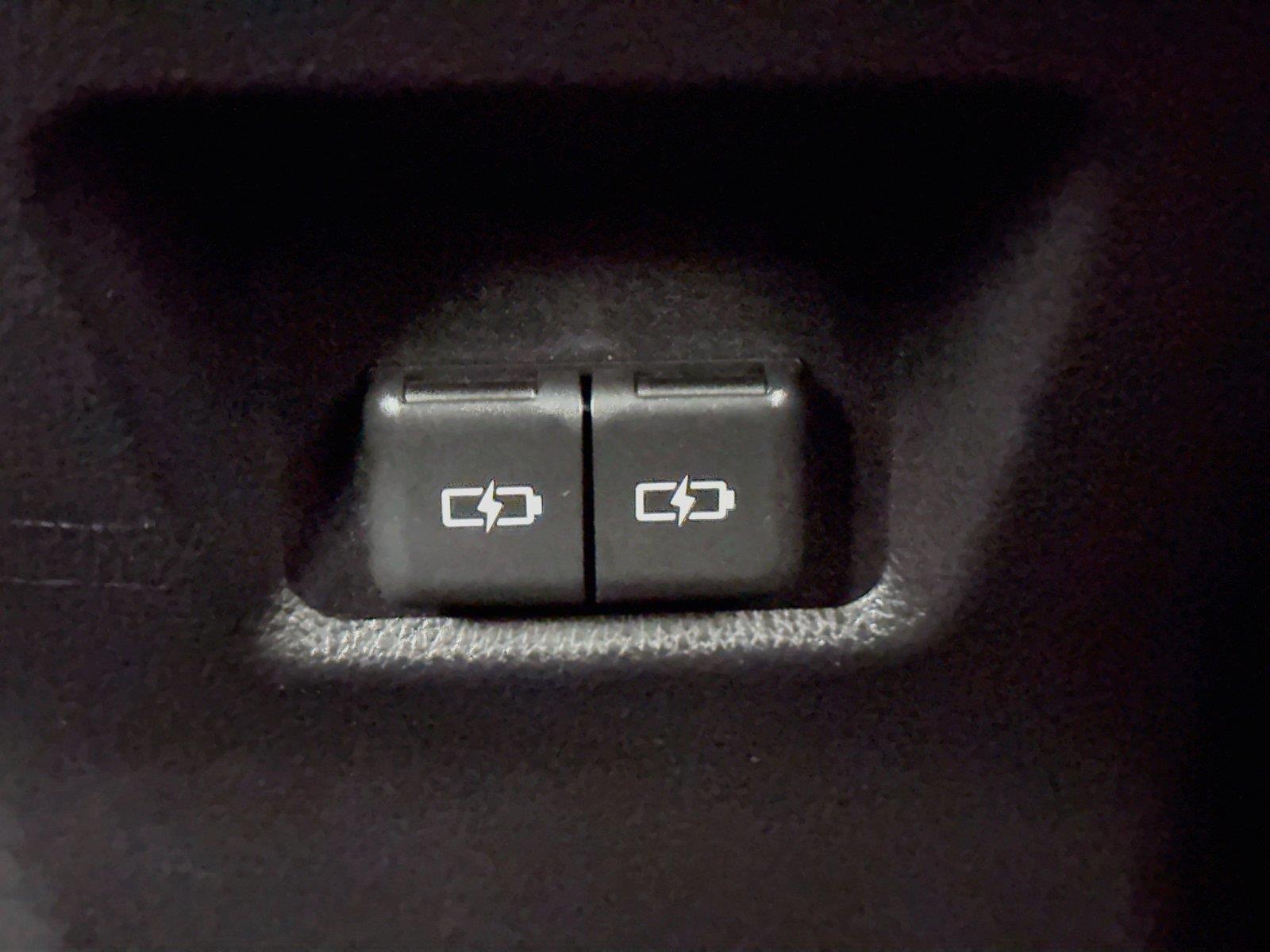 2024 Toyota RAV4 XLE photo 34