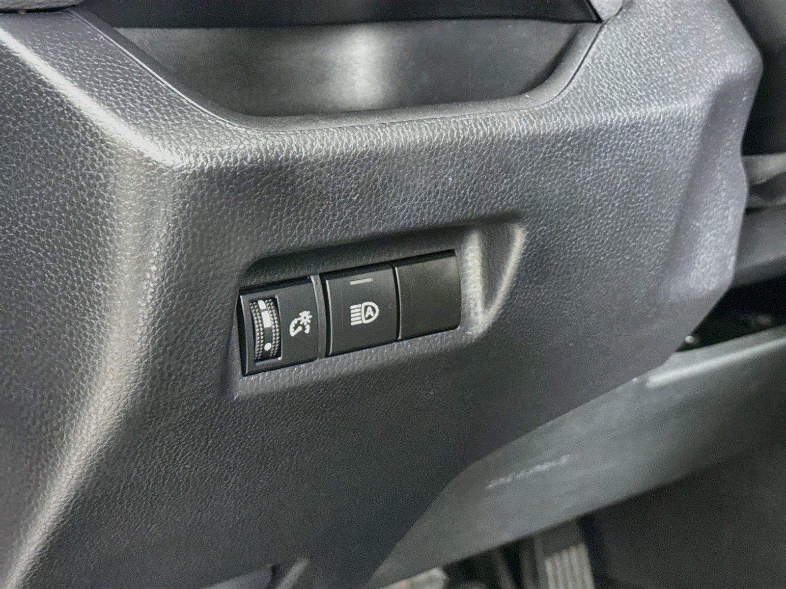 2024 Toyota RAV4 XLE photo 14