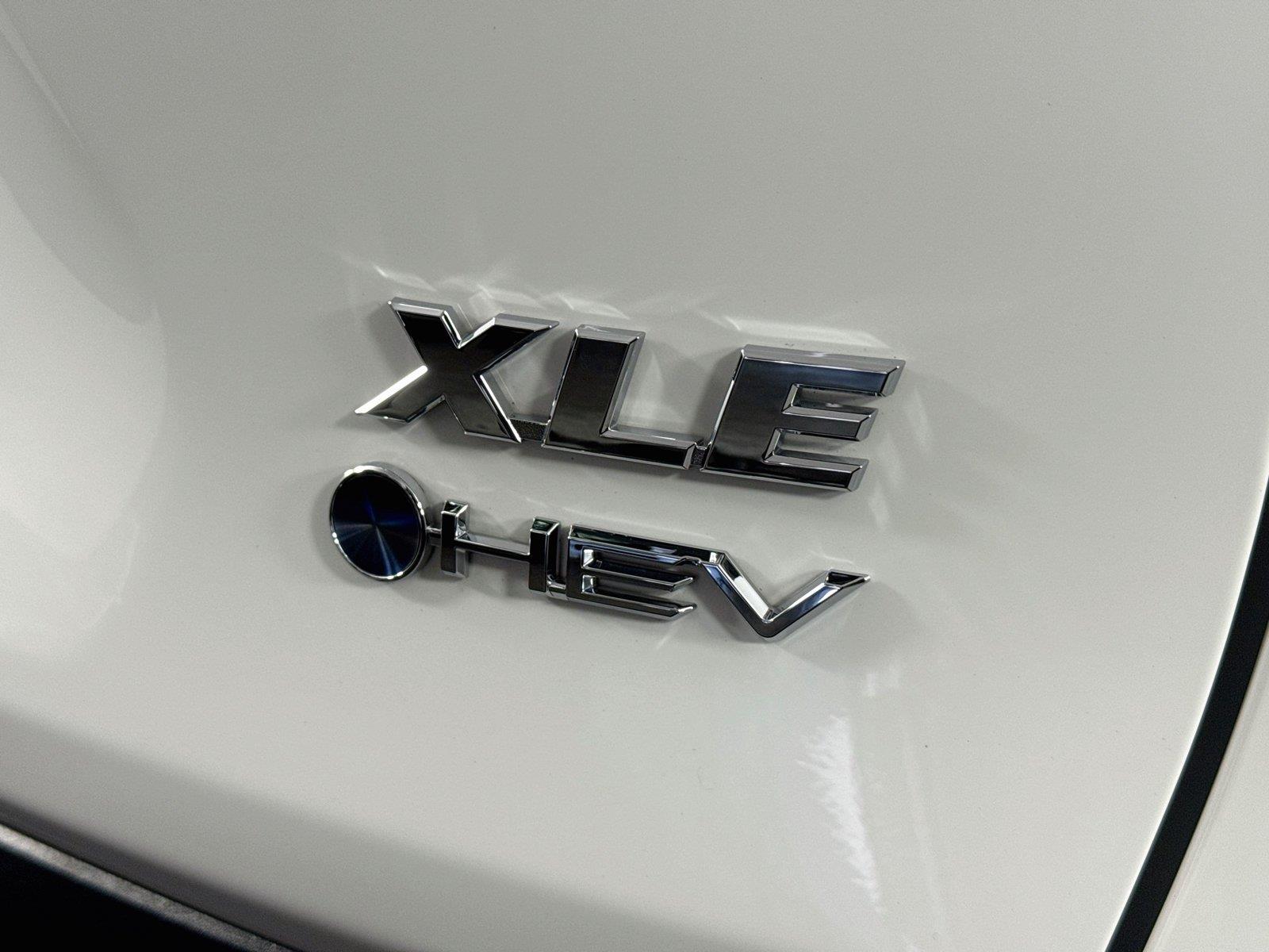 2025 Toyota RAV4 Hybrid XLE photo 13