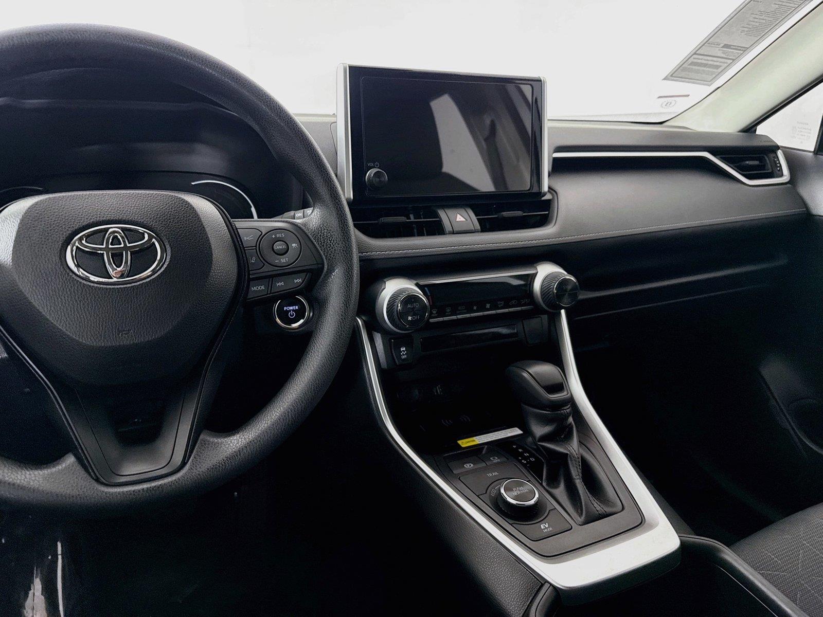 2025 Toyota RAV4 Hybrid XLE photo 29