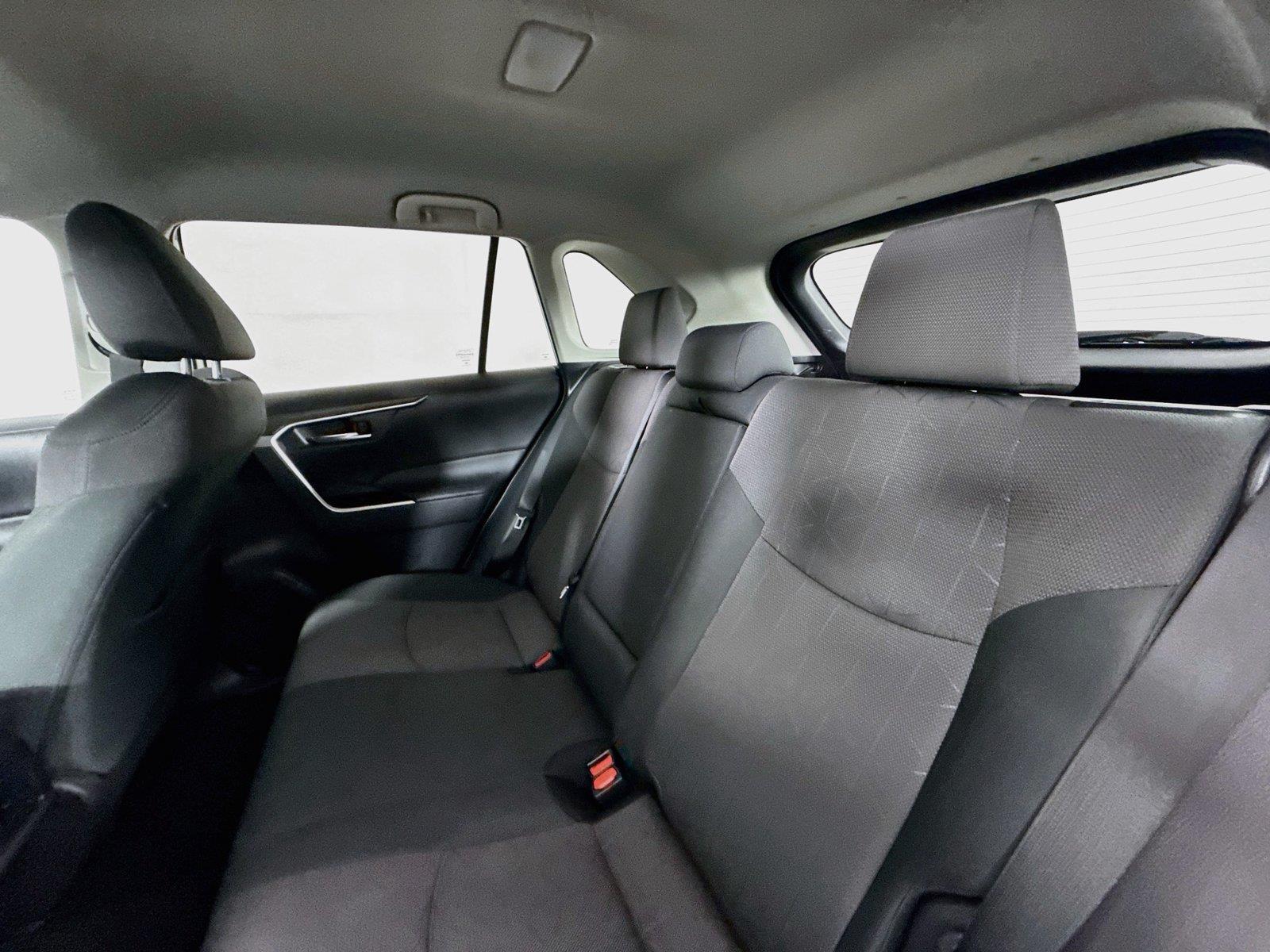 2024 Toyota RAV4 XLE photo 27