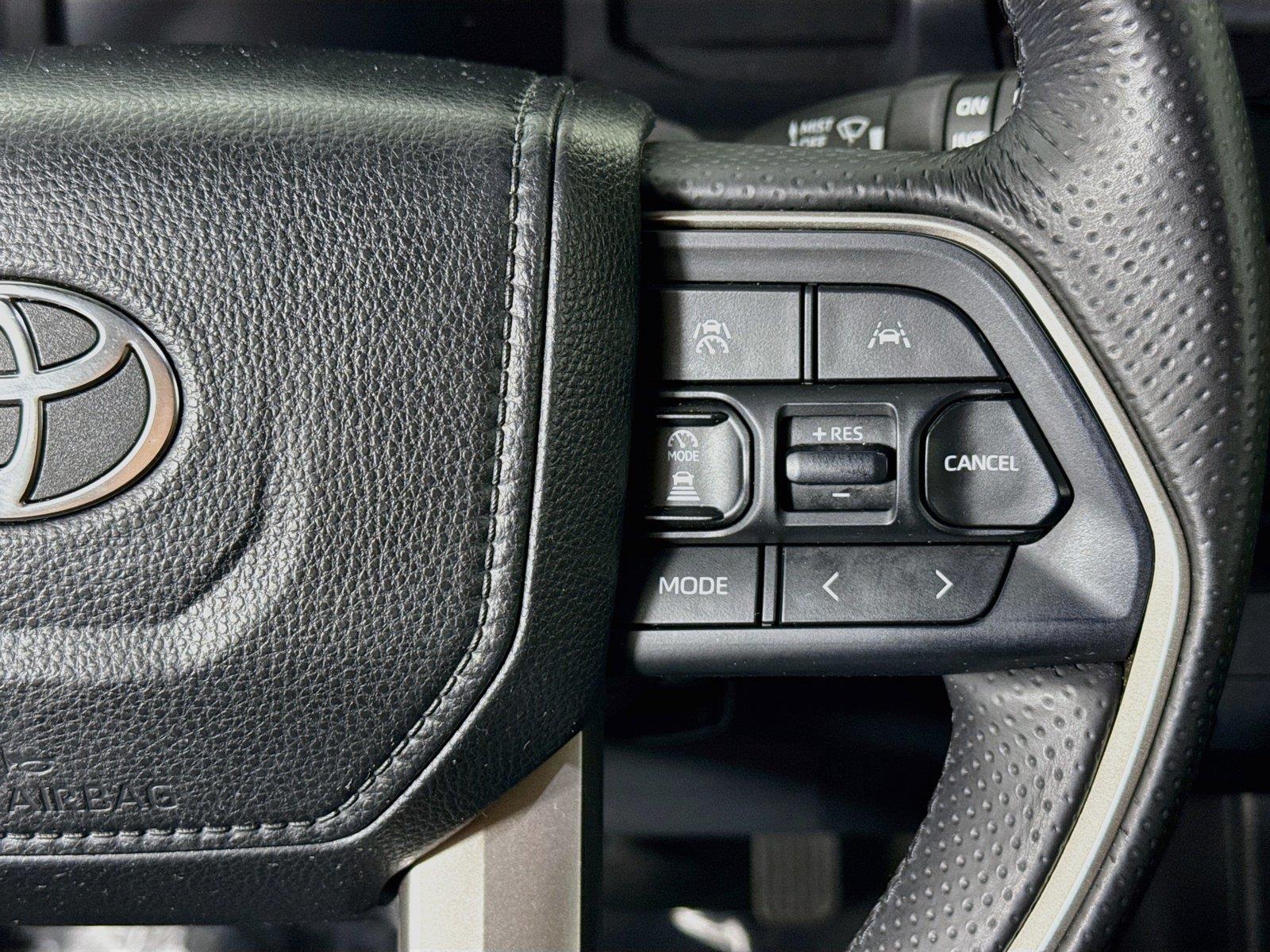 2025 Toyota 4Runner SR5 photo 16