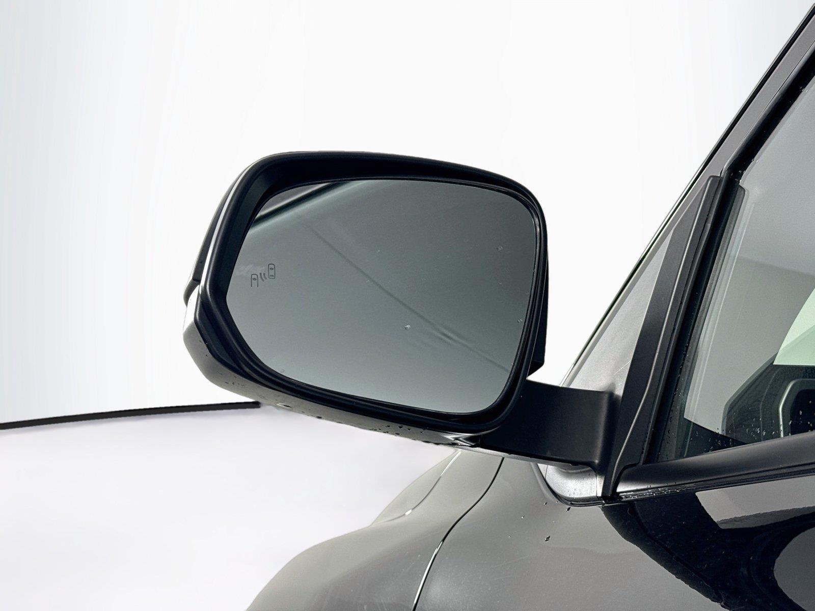 2025 Toyota 4Runner SR5 photo 4