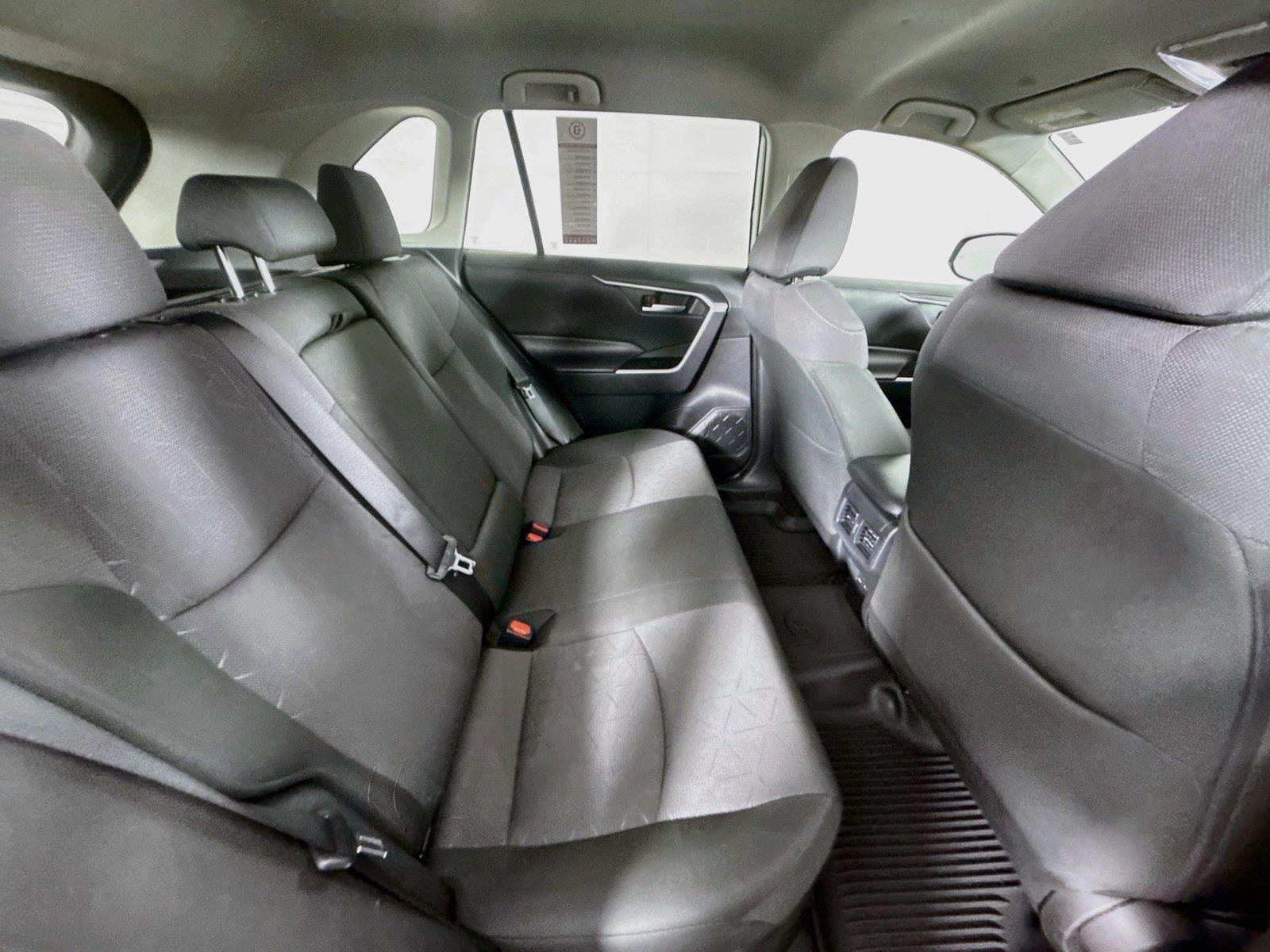 2025 Toyota RAV4 Hybrid XLE photo 39