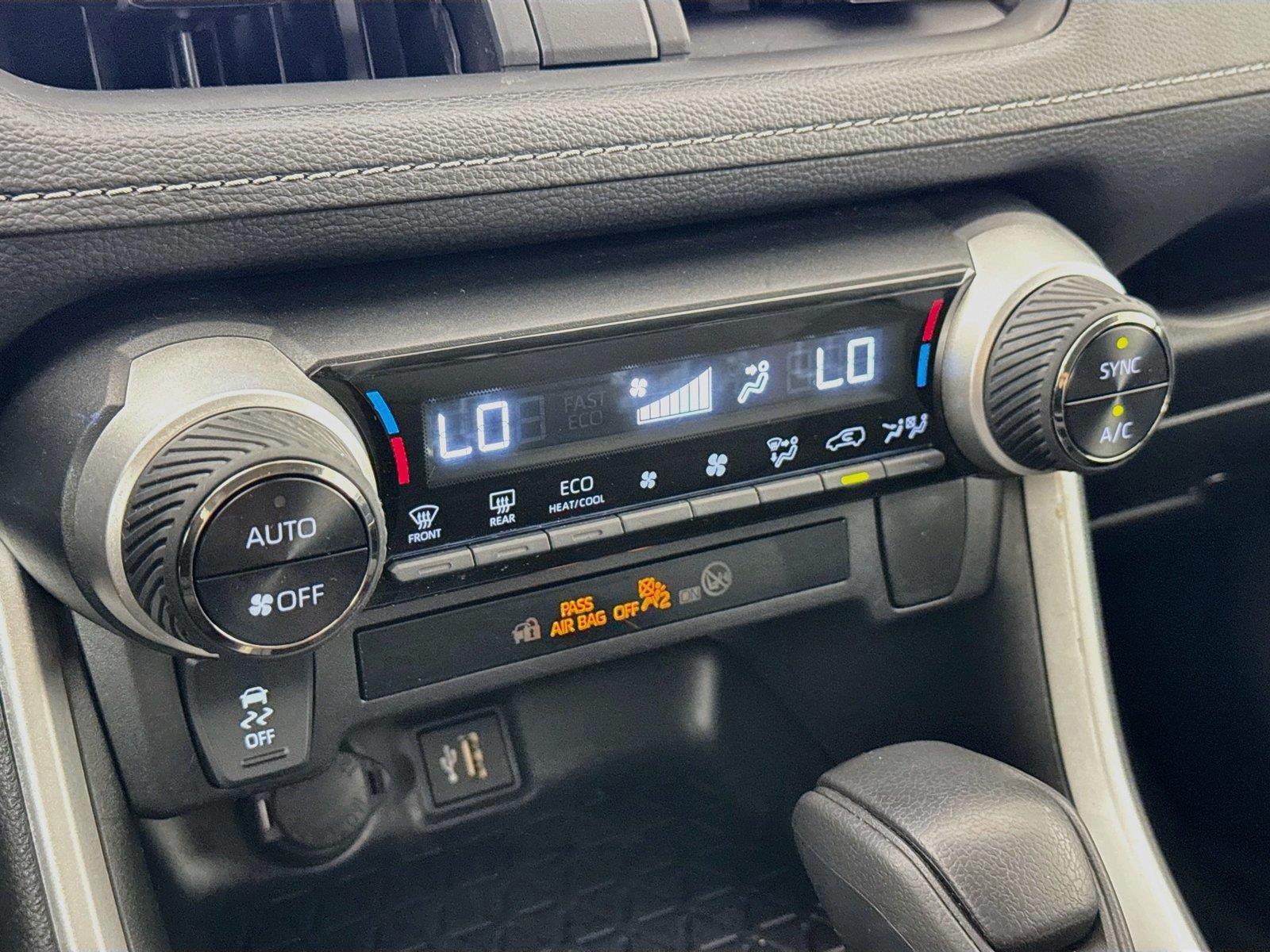 2025 Toyota RAV4 Hybrid XLE photo 23