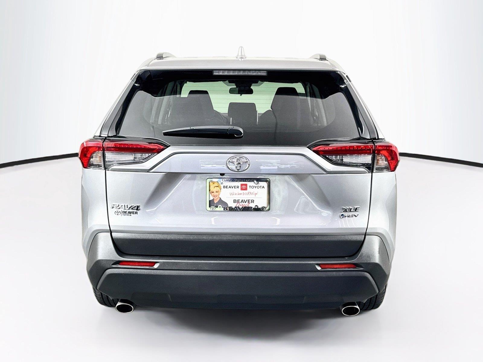 2025 Toyota RAV4 Hybrid XLE photo 10