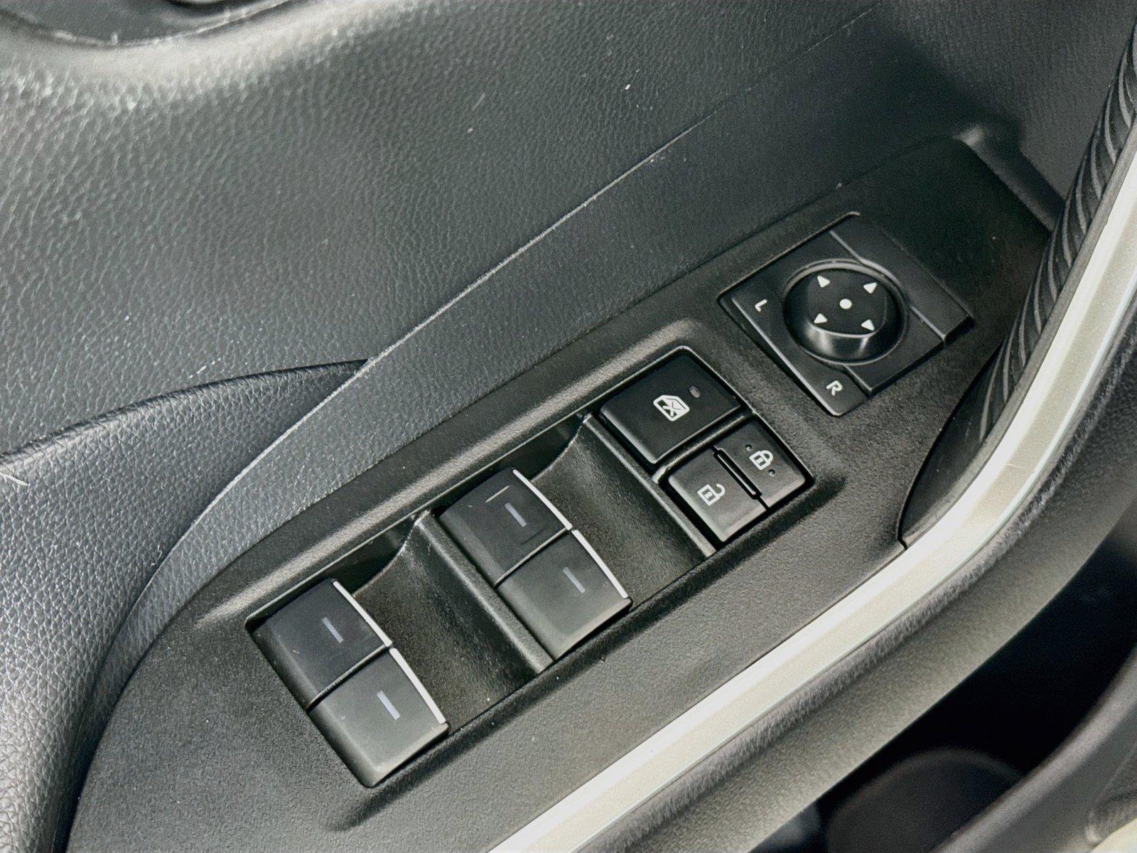 2025 Toyota RAV4 Hybrid XLE photo 27