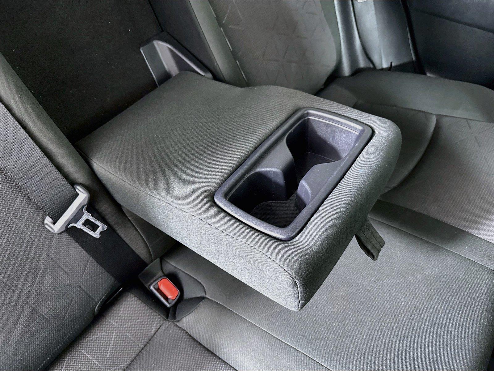 2025 Toyota RAV4 Hybrid XLE photo 38