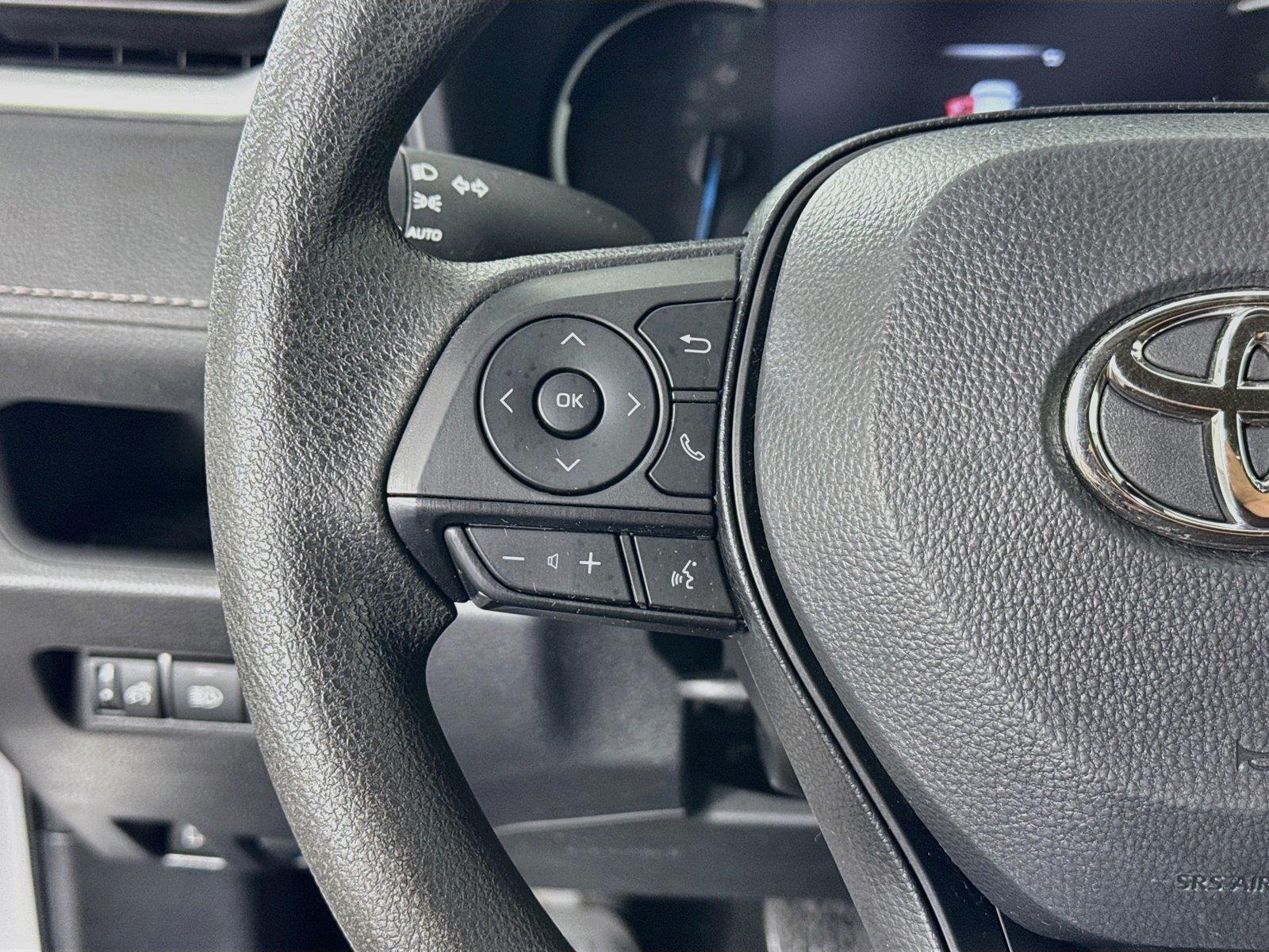 2025 Toyota RAV4 Hybrid XLE photo 16