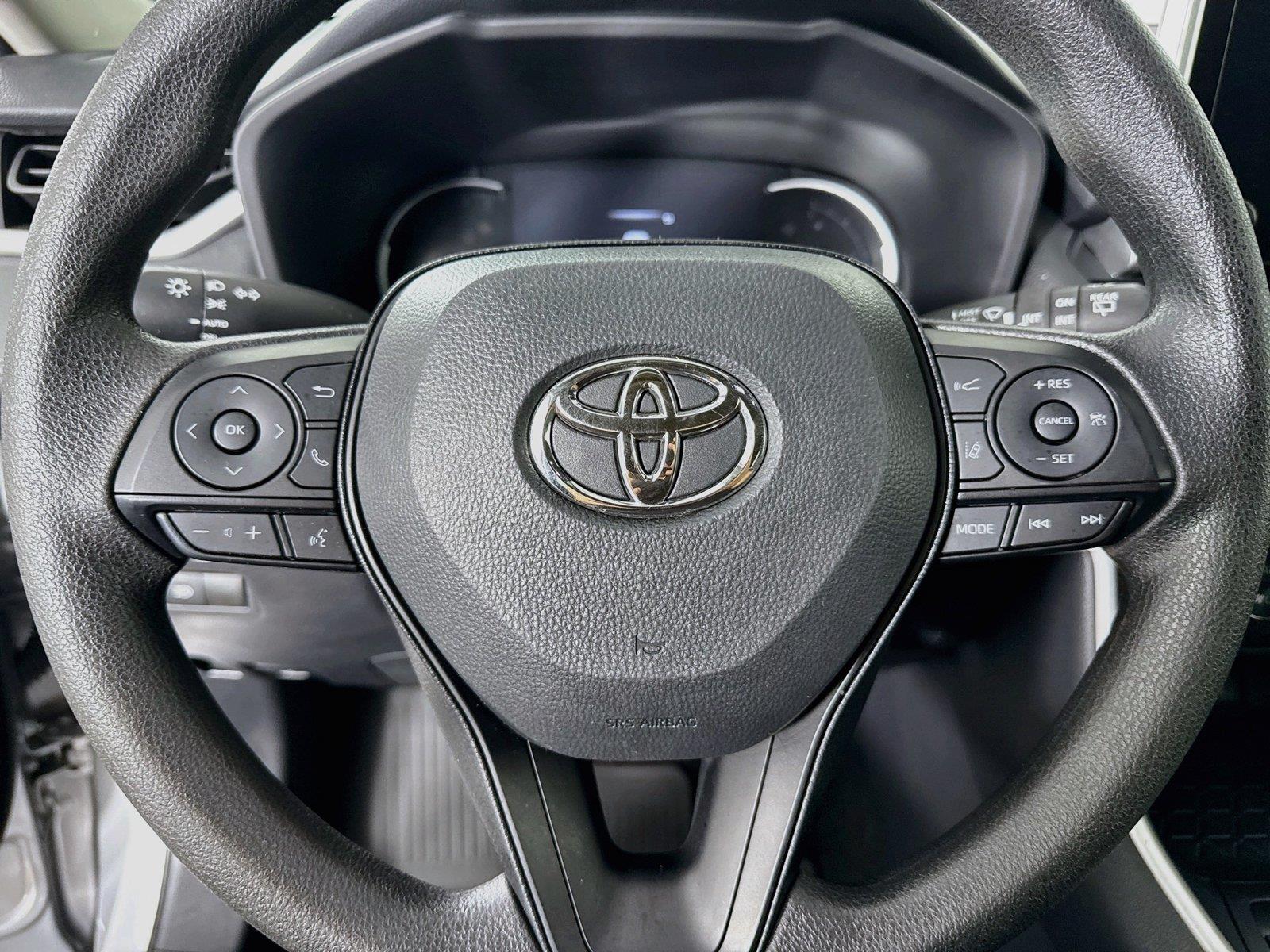 2025 Toyota RAV4 Hybrid XLE photo 15