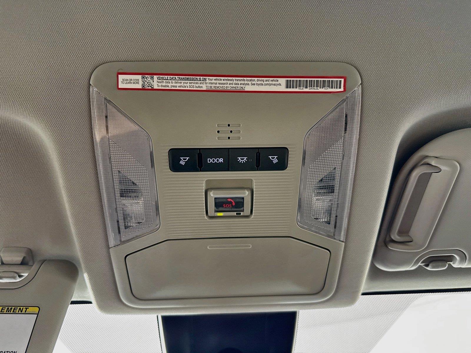 2025 Toyota RAV4 Hybrid XLE photo 5