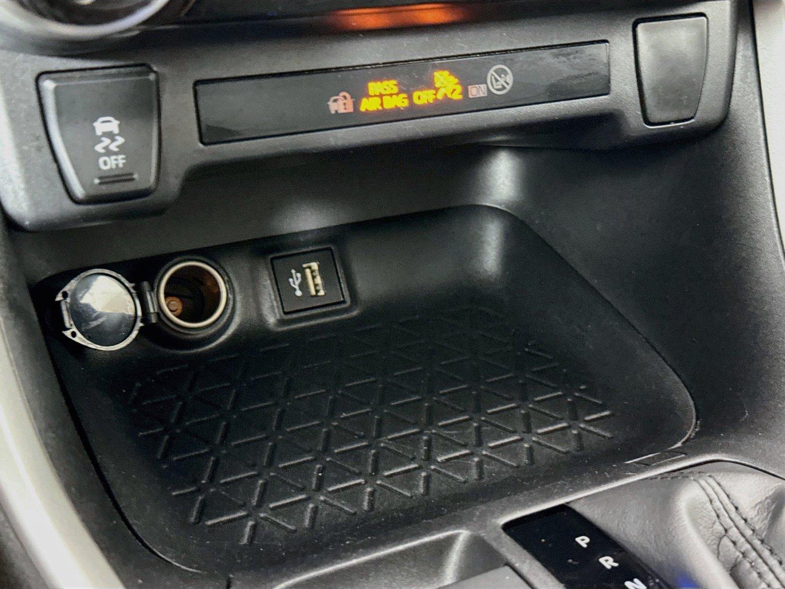 2025 Toyota RAV4 Hybrid XLE photo 26