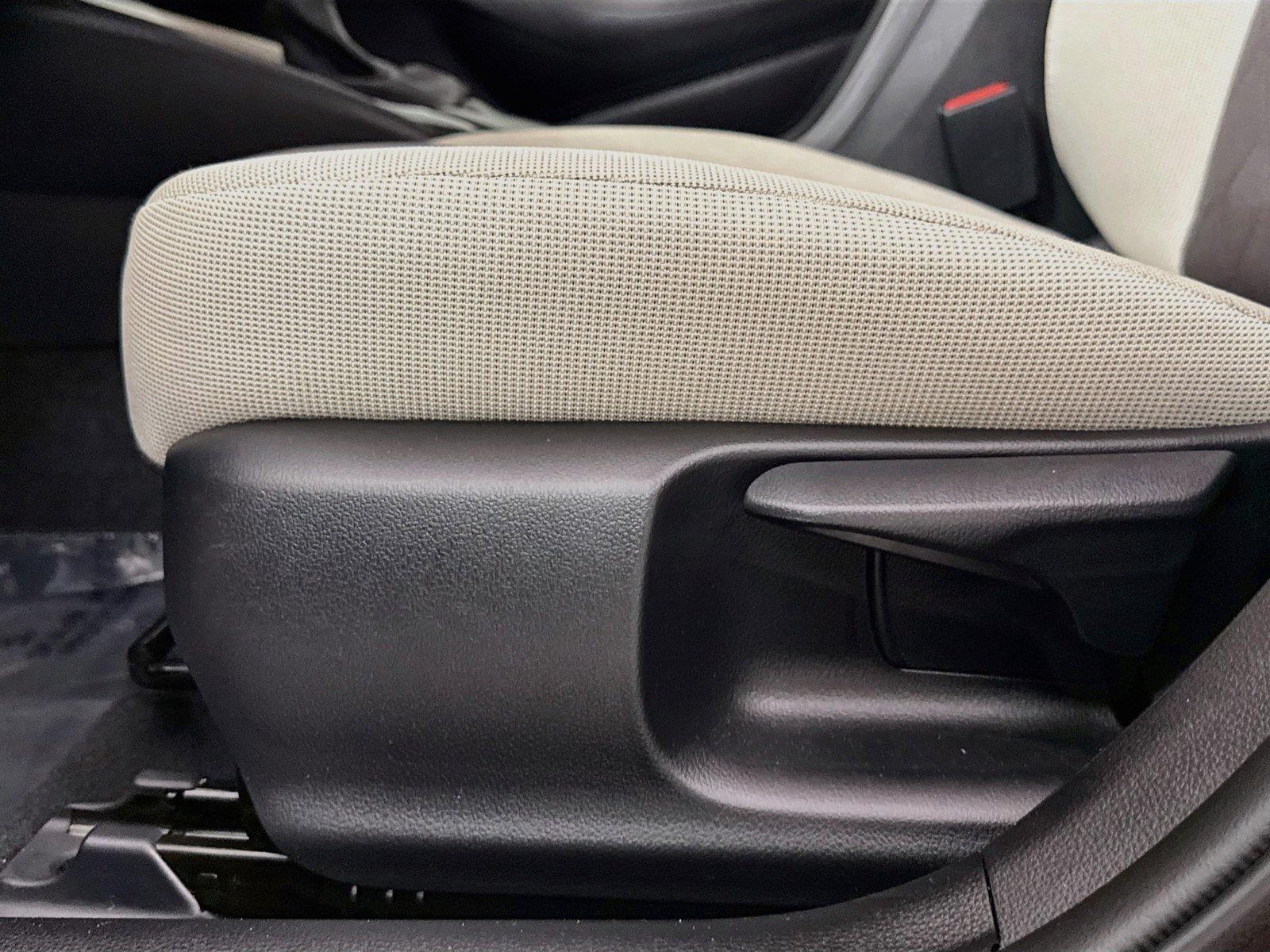 2025 Toyota Corolla LE photo 25