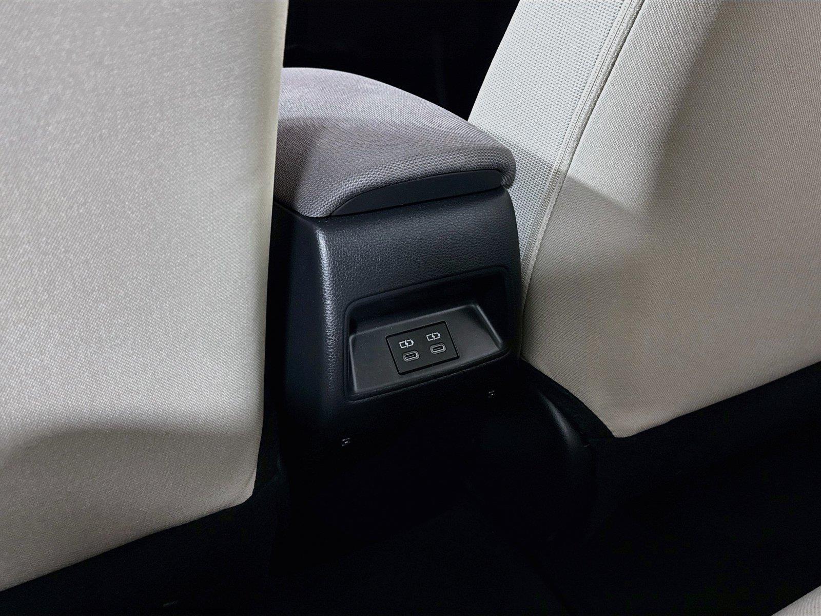 2025 Toyota Corolla LE photo 31