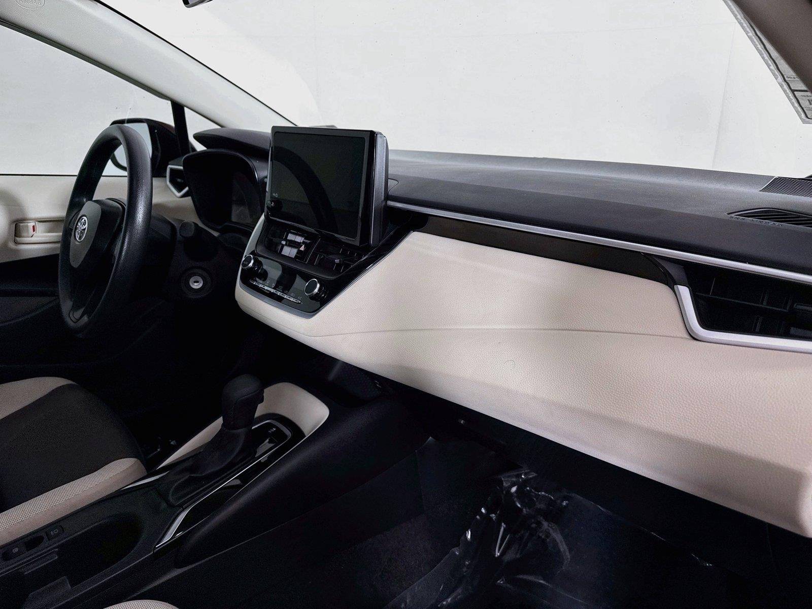 2025 Toyota Corolla LE photo 38