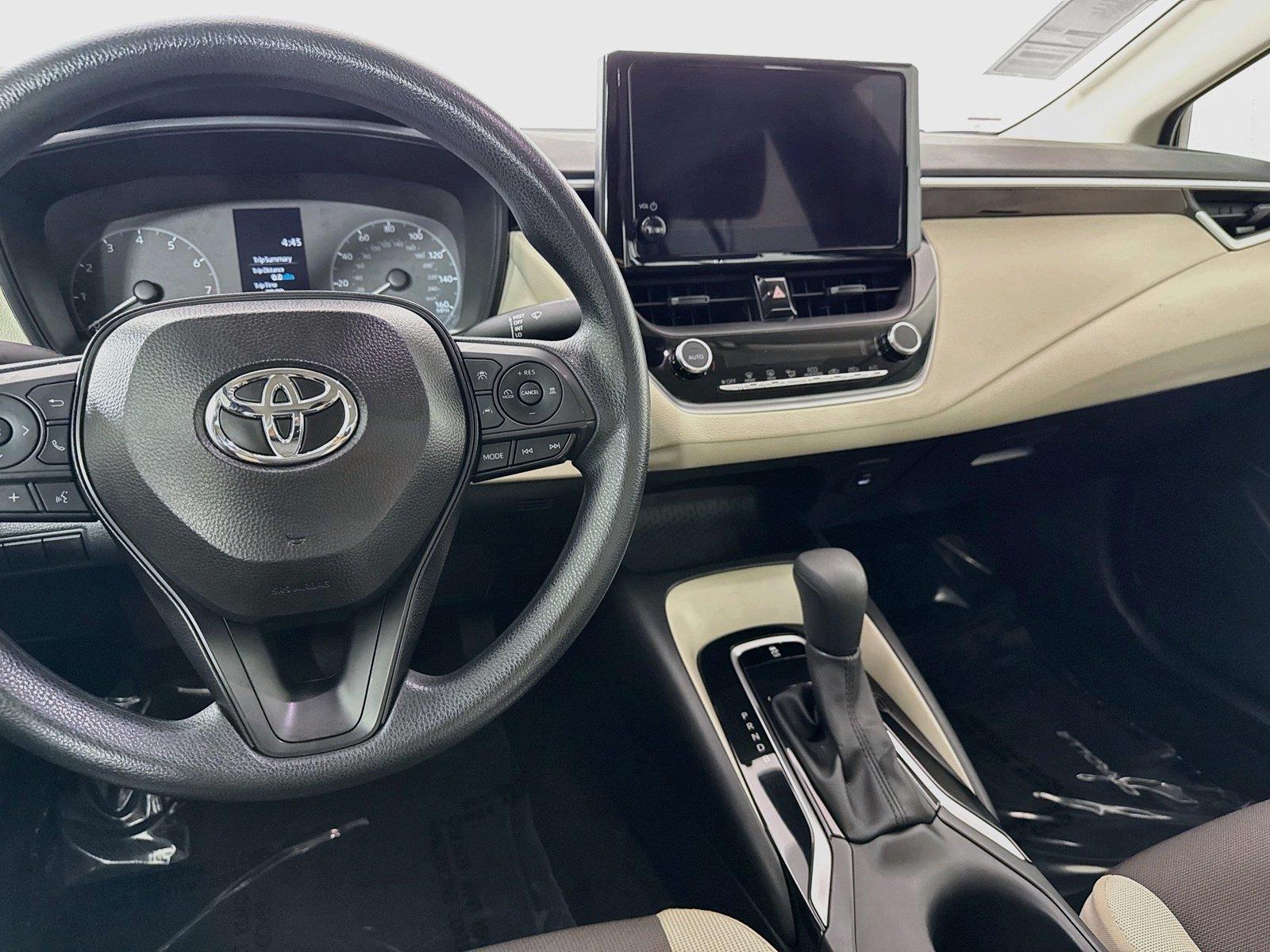 2025 Toyota Corolla LE photo 28