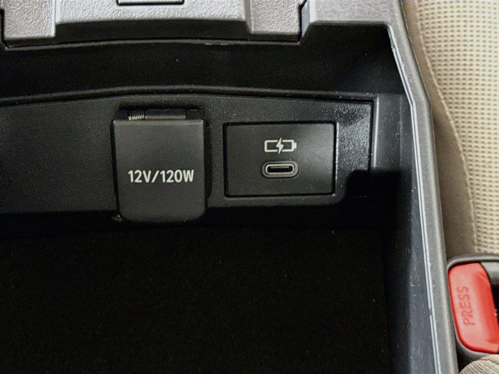 2025 Toyota Corolla LE photo 30