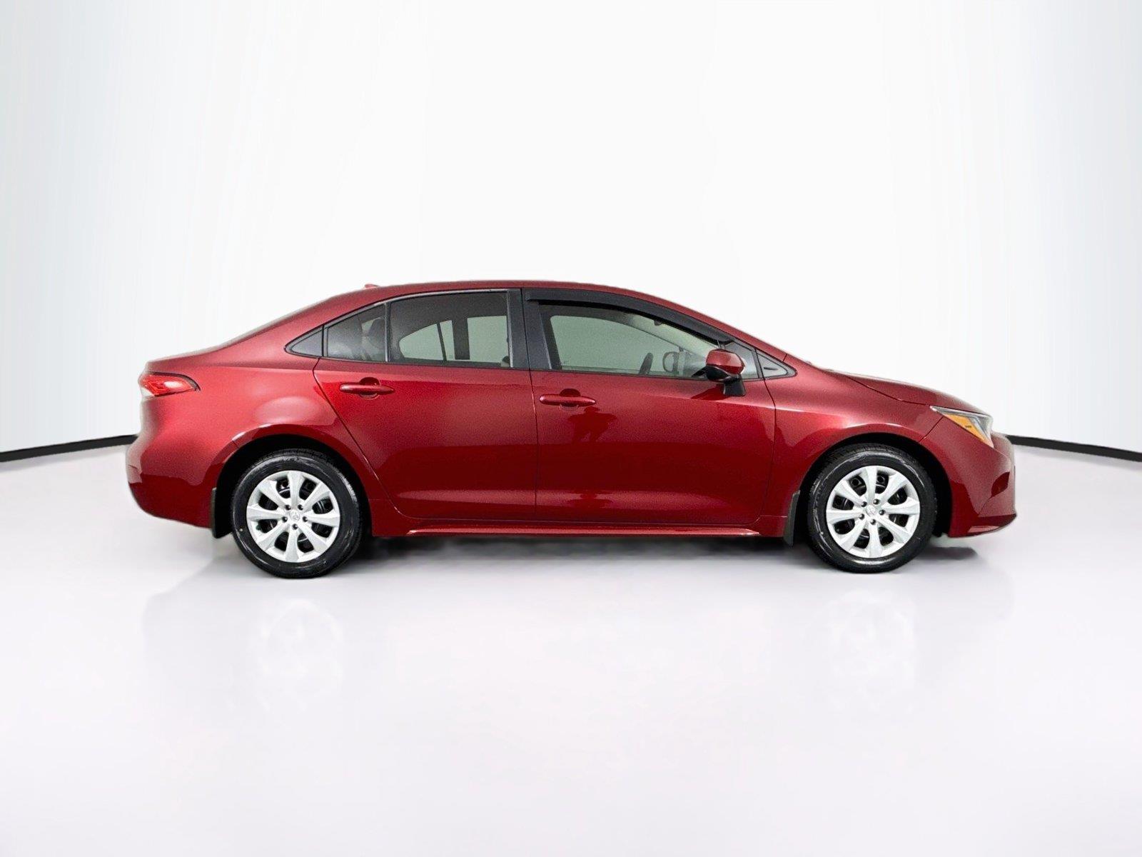 2025 Toyota Corolla LE photo 9