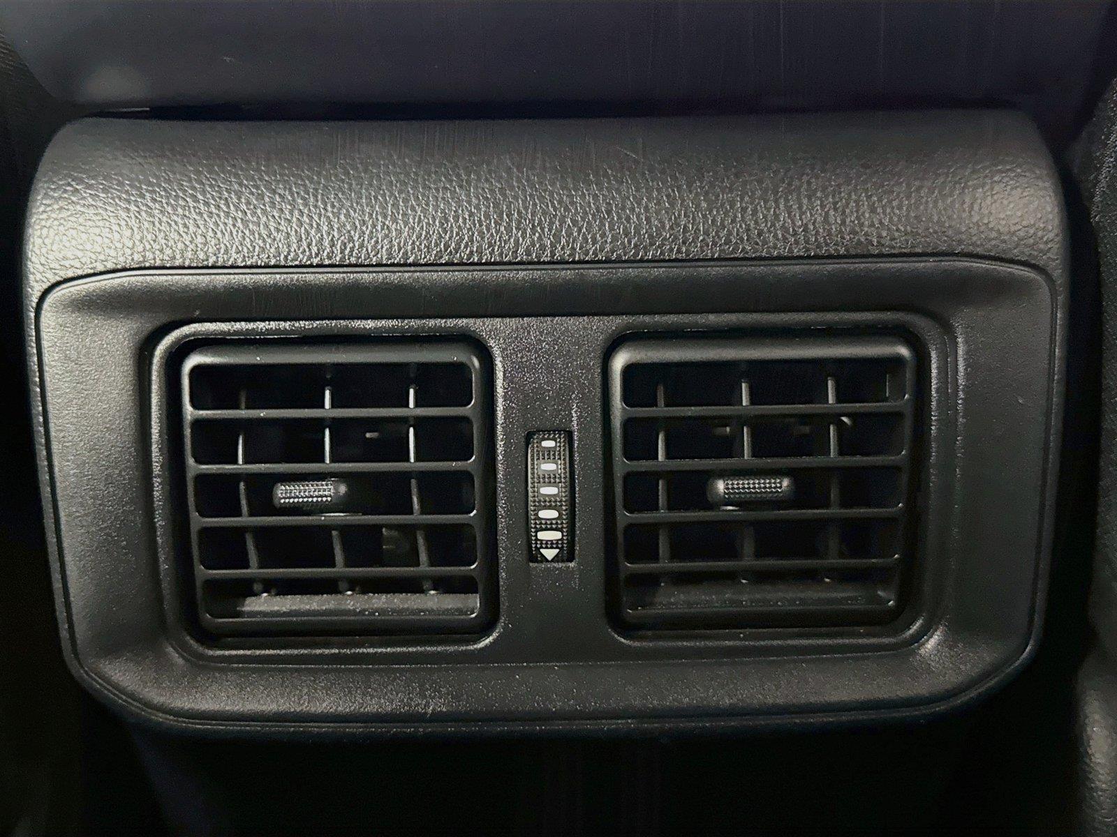 2025 Toyota RAV4 XLE photo 33
