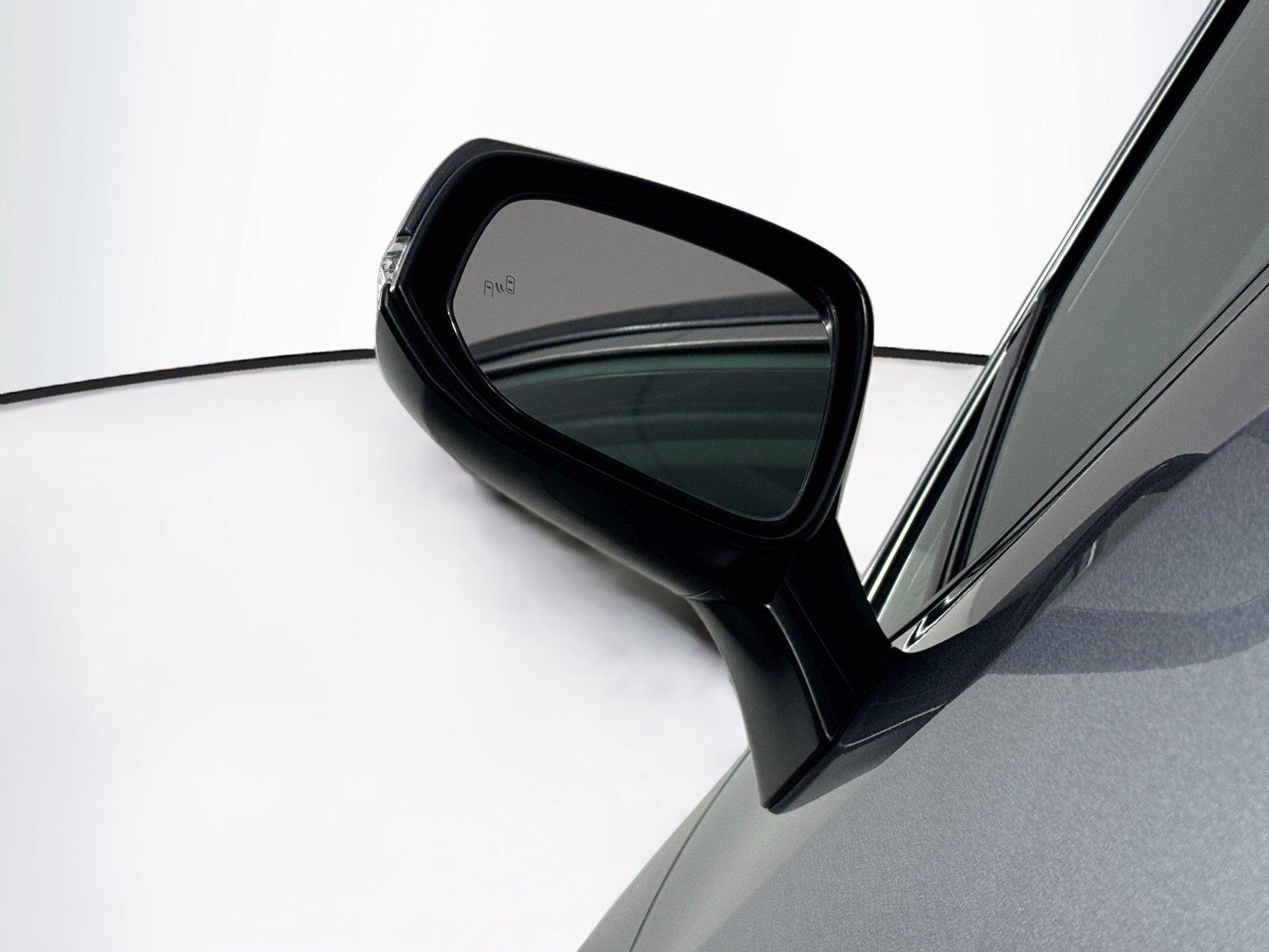 2025 Toyota RAV4 XLE photo 4