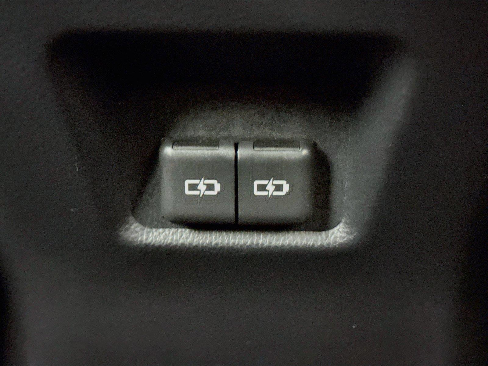 2025 Toyota RAV4 XLE photo 34