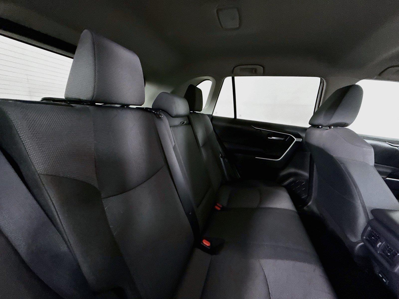 2025 Toyota RAV4 XLE photo 39