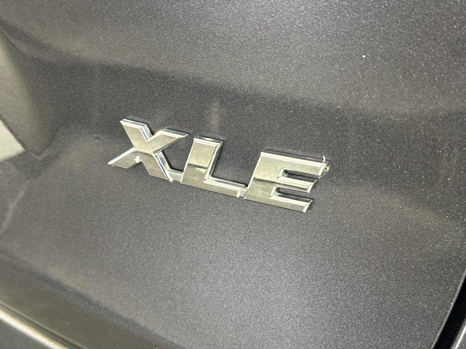 2025 Toyota RAV4 XLE photo 13