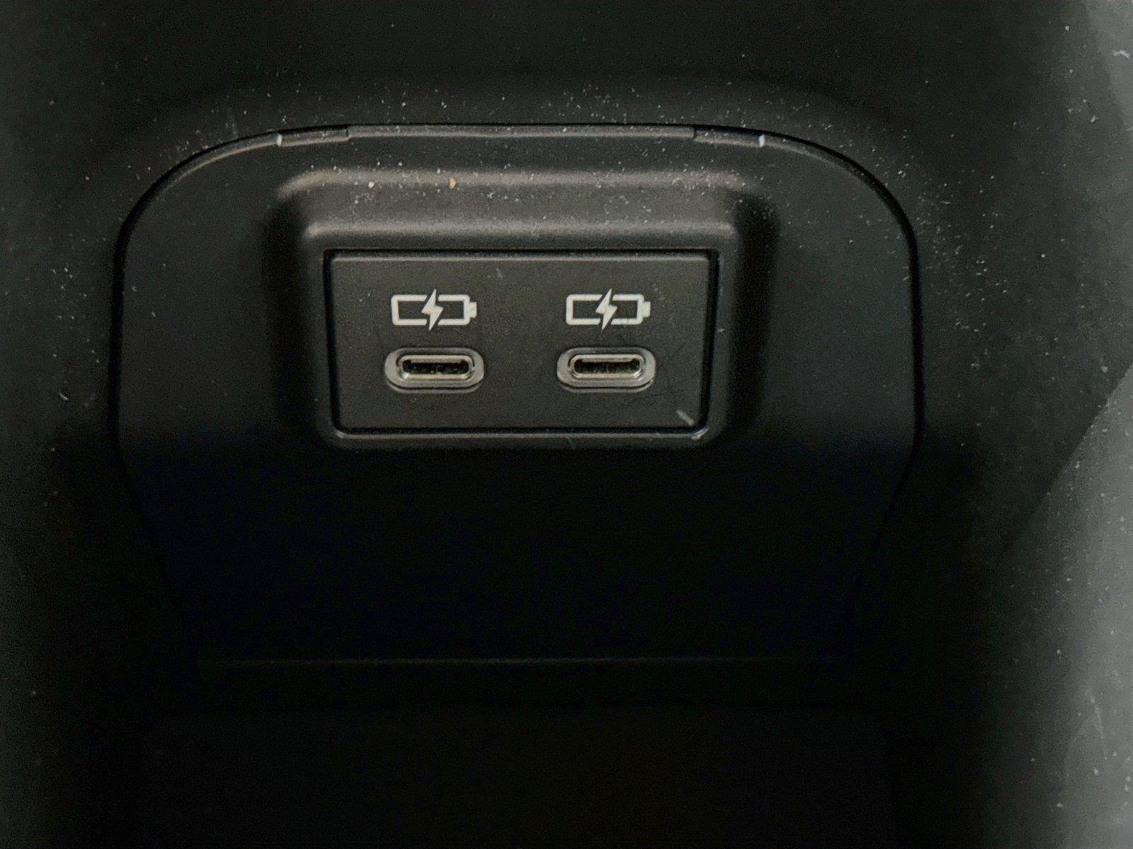 2025 Toyota RAV4 XLE photo 31