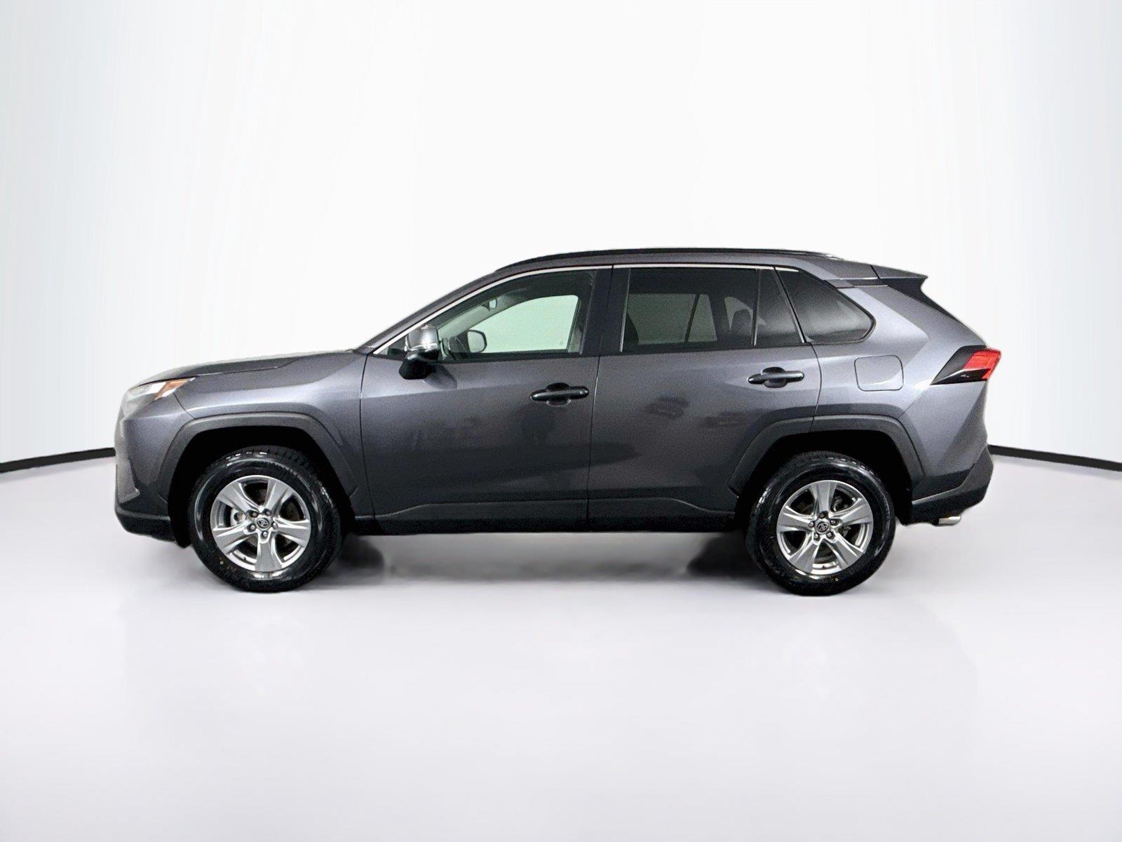 2025 Toyota RAV4 XLE photo 12