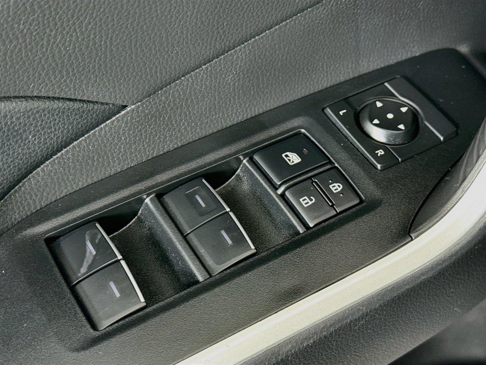 2025 Toyota RAV4 XLE photo 25