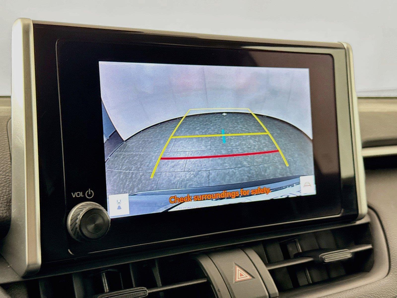 2025 Toyota RAV4 XLE photo 22