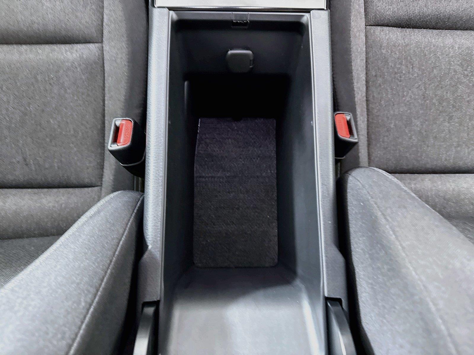 2025 Toyota Camry LE photo 32