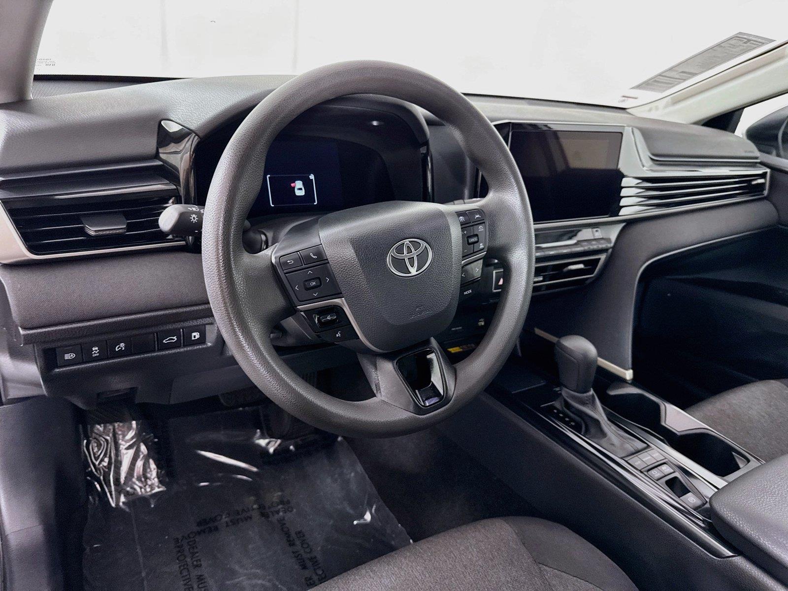 2025 Toyota Camry LE photo 3